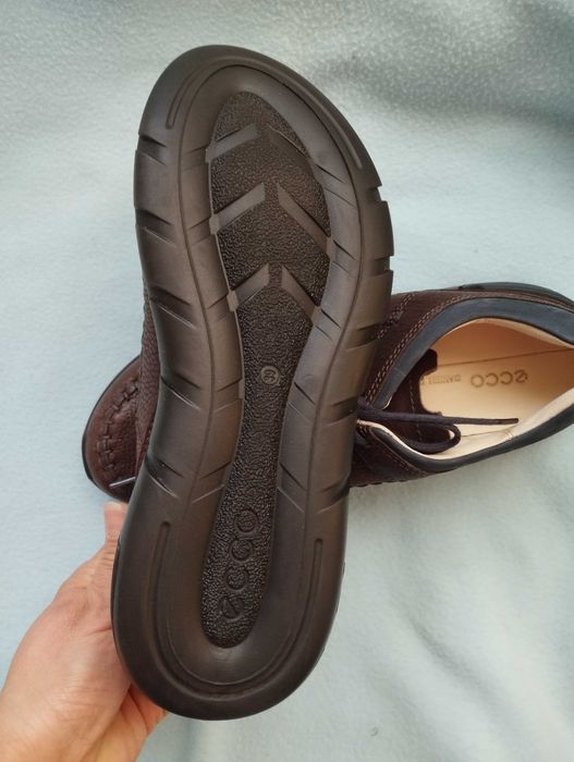 Обувки Ecco и Clarks номер 39-40.