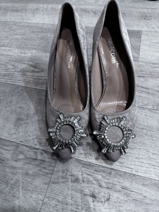 Продам новые туфли