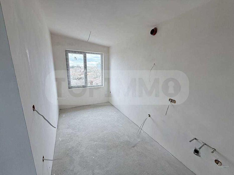 Тристаен апартамент с панорамна гледка в Балчик