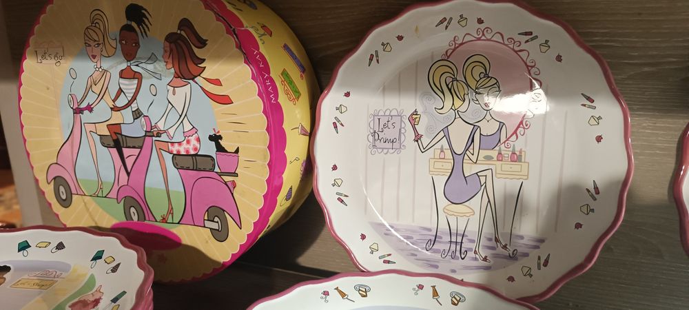 Коллекция  тарелок "Подружки"