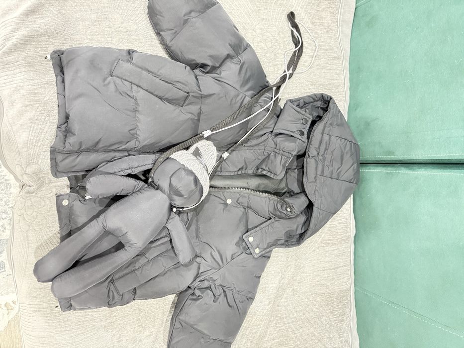 Продам куртки для девочки . размер на возраст 4-5 лет