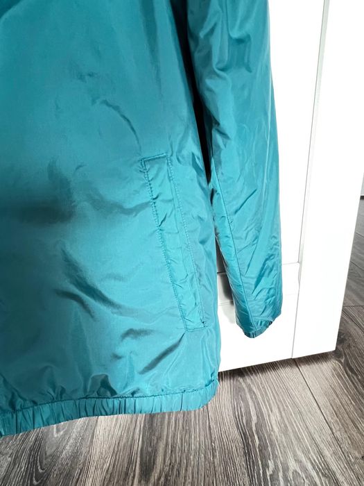 Продам недорого куртку VANS весна-осень .