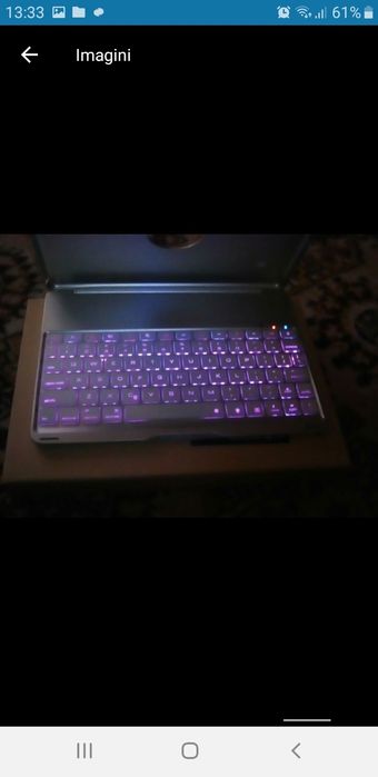 Carcasa tableta cu tastatura