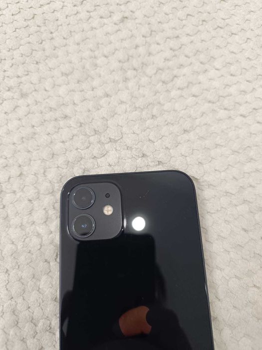 Продам Iphone 12 в отличном состоянии