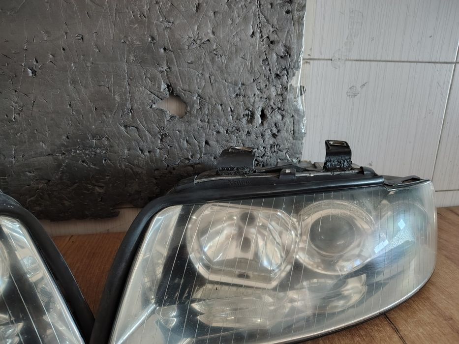 Faruri Xenon Audi A4 B6 2000-2004 Valeo D1S/H7 second hand