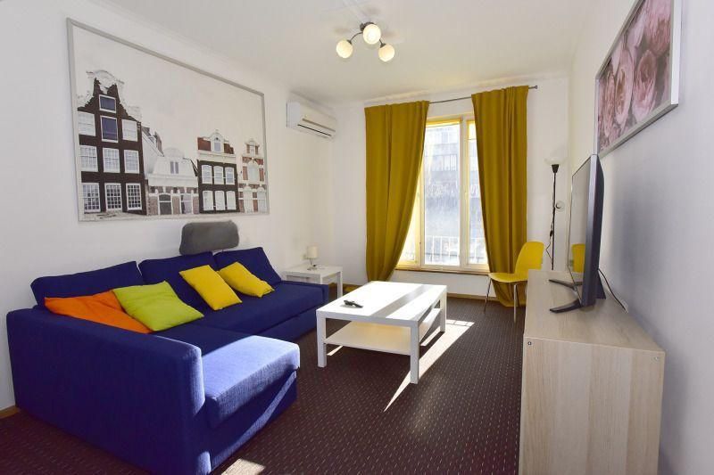 Дава се под наем Двустаен апартамент в София, Център - 80 кв.м за 957.27 € - Снимка #1