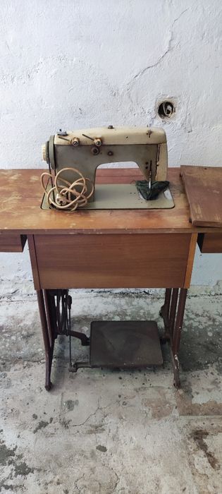 Стара шевна машина