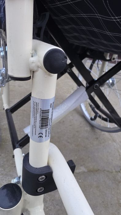 Scaun cu rotile roti