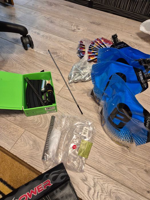 Airsoft AR,Pistol,BBs,Speedloader,others