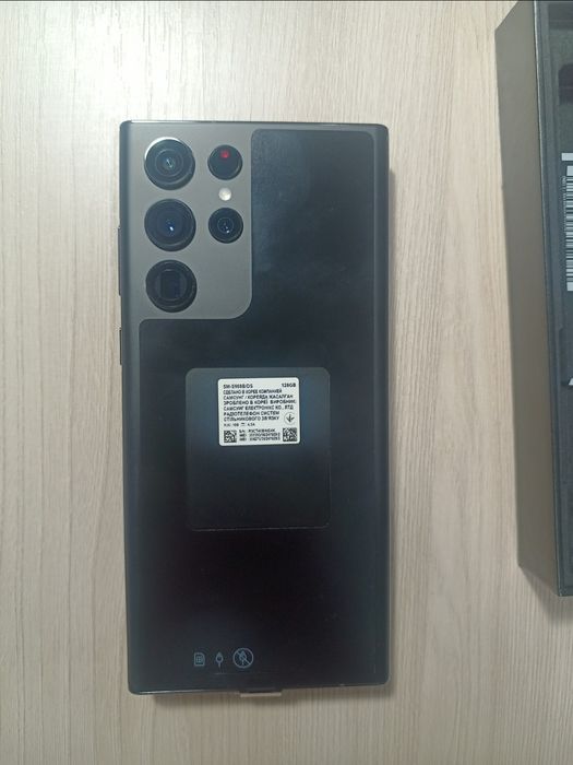 Смартфон Samsung galaxy S22 ultra новый