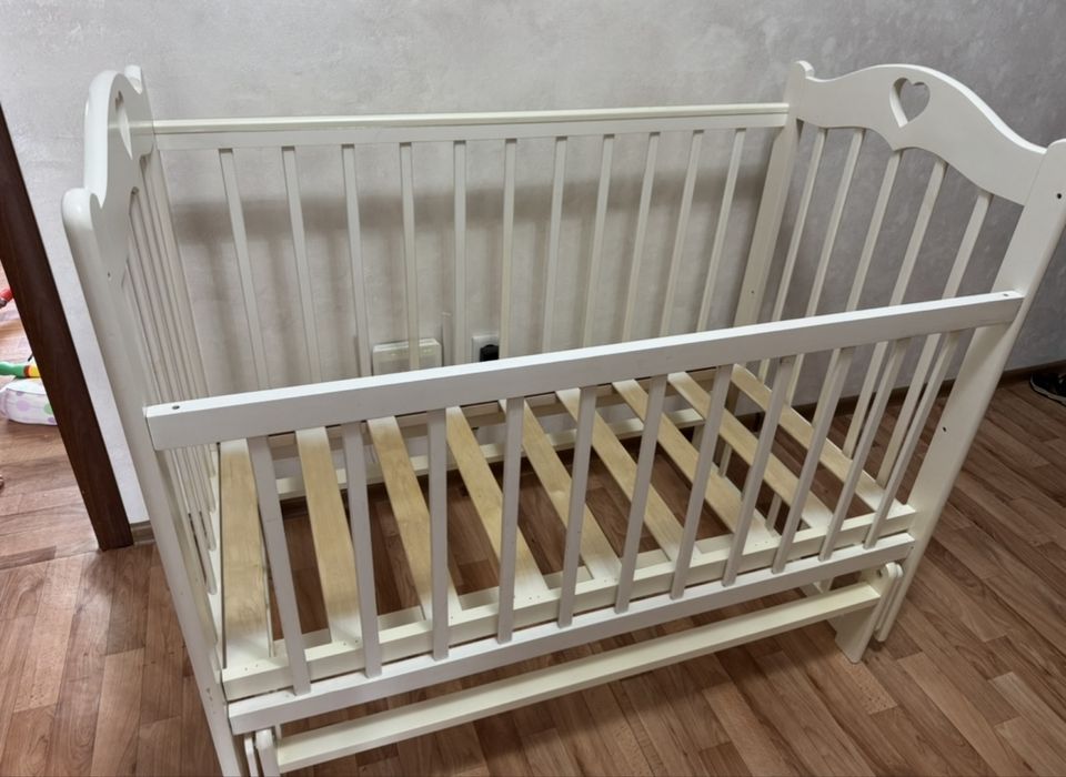 Продам детскую кроватку