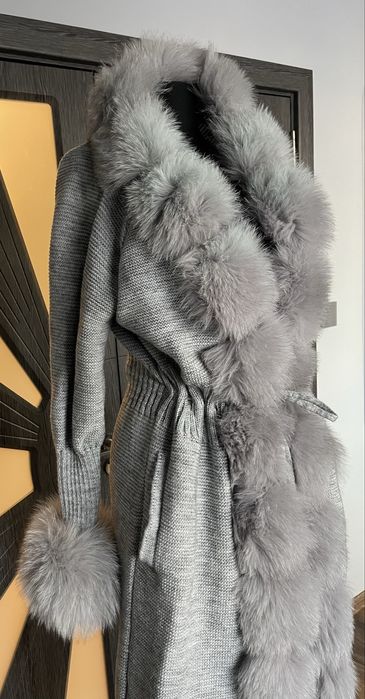 Палто жилетка с яка от лисица