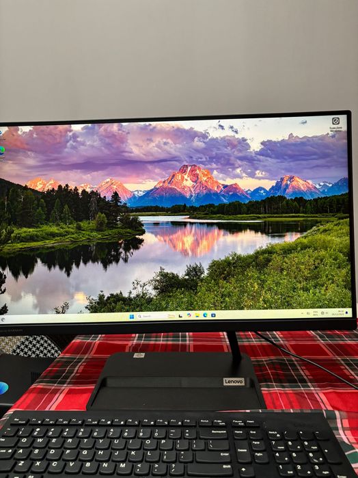 Настолен компютър Lenovo