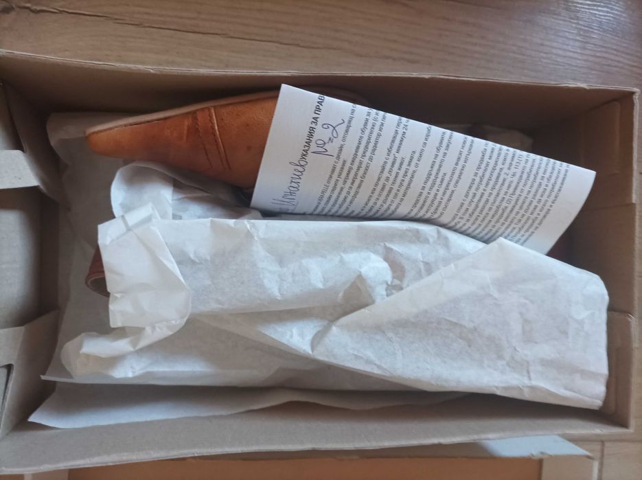 Различни видове Нови дамски обувки на ток Geox и Tara