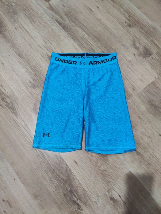 Pantaloni scurți de damă Under mărimea M