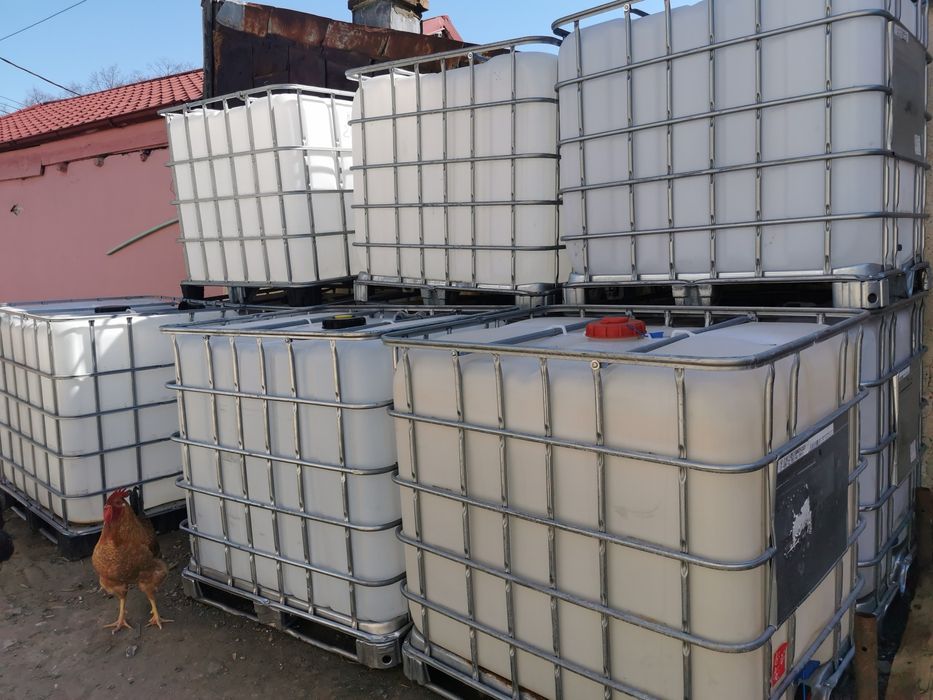 Bazine IBC 1000 l  butoaie . Cu posibilitate de transport.