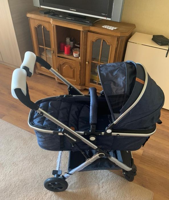 Продам коляску, легкая и маневренная