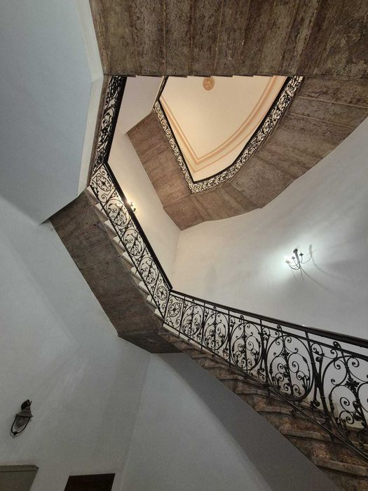 Ultracentral ! Apartament 2 camere, stil clasic, renovat integral