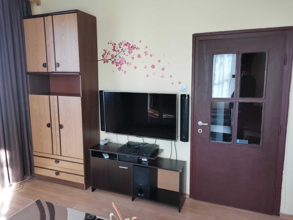 Продава се Едностаен апартамент в Плевен, Идеален център - 44 кв.м за 1523 €/кв.м - Снимка #2
