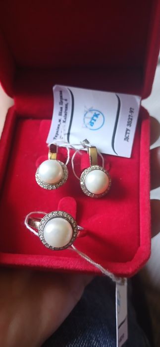 Продам серебряный комплект с позолотой