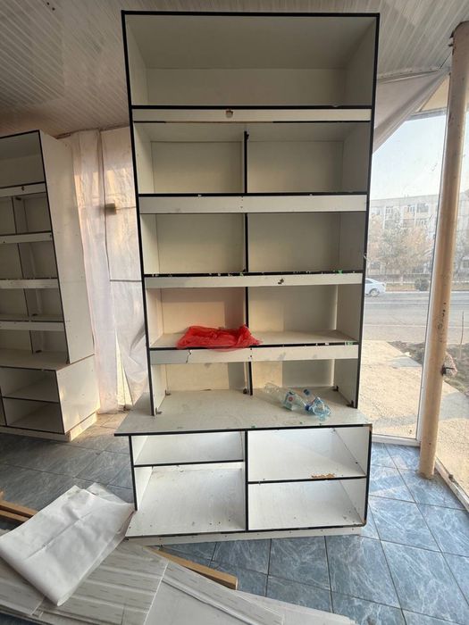 Magazin polki  sotiladi