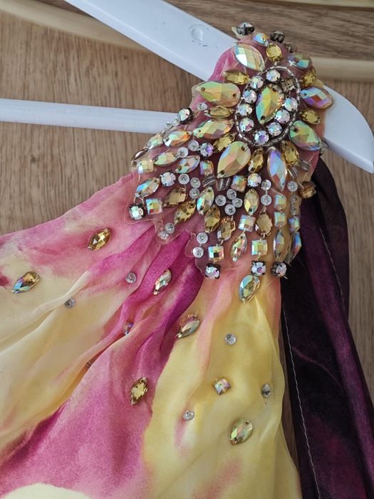 Очень красивое и счастливое платье