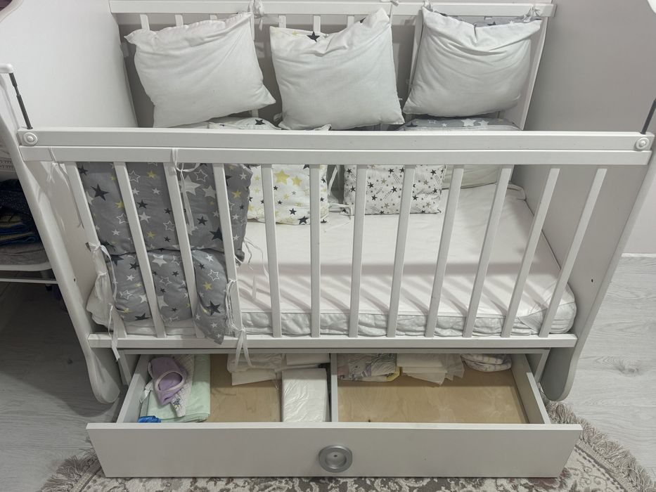 Продаю детскую кроватку.