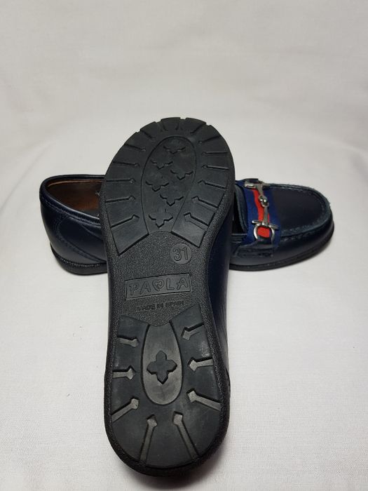 Продам детскую обувь