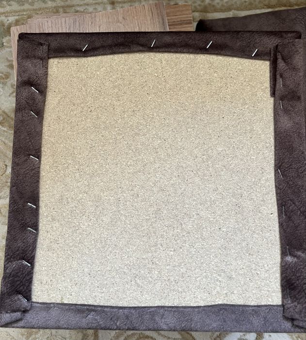 Стол со соульями