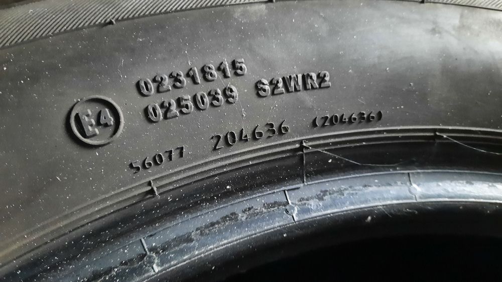 Vand cauciucuri cu uzura foarte mica de iarnă. Vară