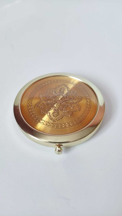 Дамско козметично сгъваемо огледало луксозно изпълнение