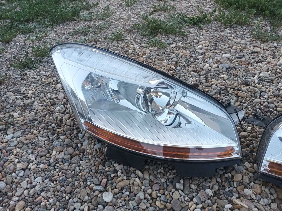 ляв и десен фар за ситроен ц4 пикасо CITROEN C4 PICASSO