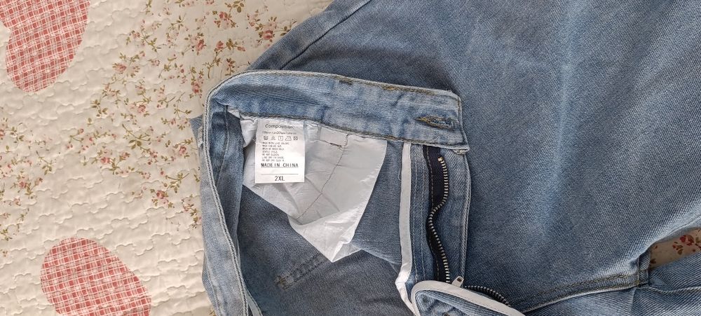 Продам  джинсы женские