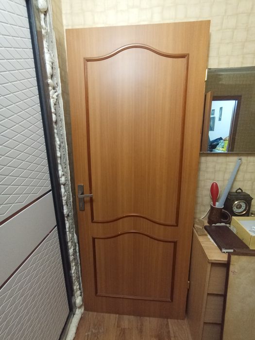 Продам дверь меж