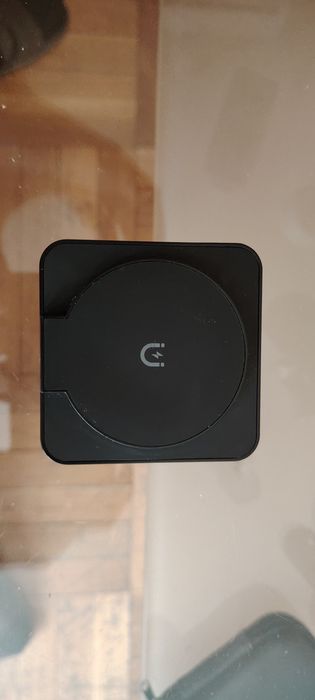 безжично зарядно за телефон с отделение и за безжично  смарт часовник