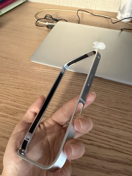 Чехол бампер рамка на iphone 17 pro
