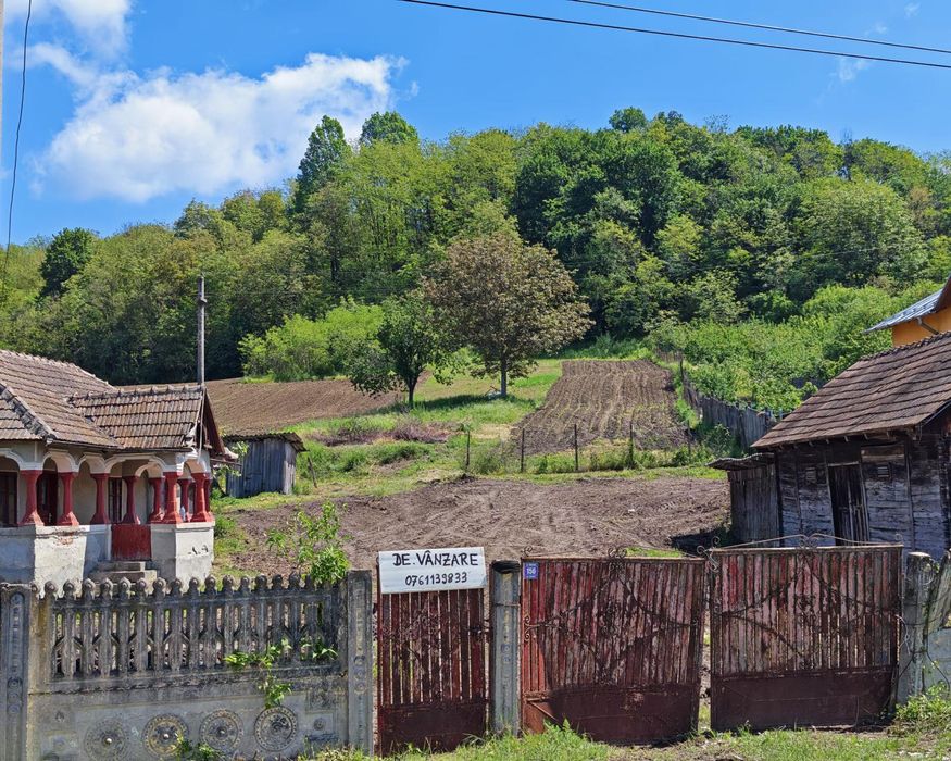 Casă + teren comuna Crețeni