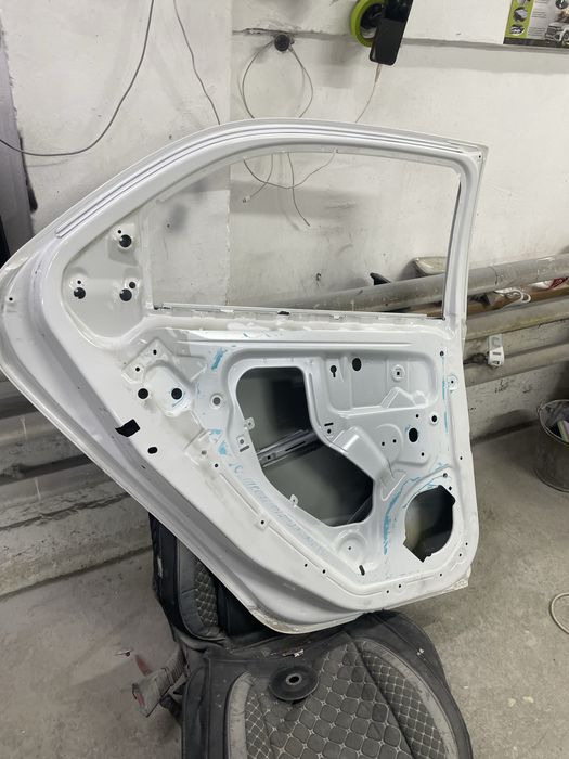 Продам левый двери Cobalt