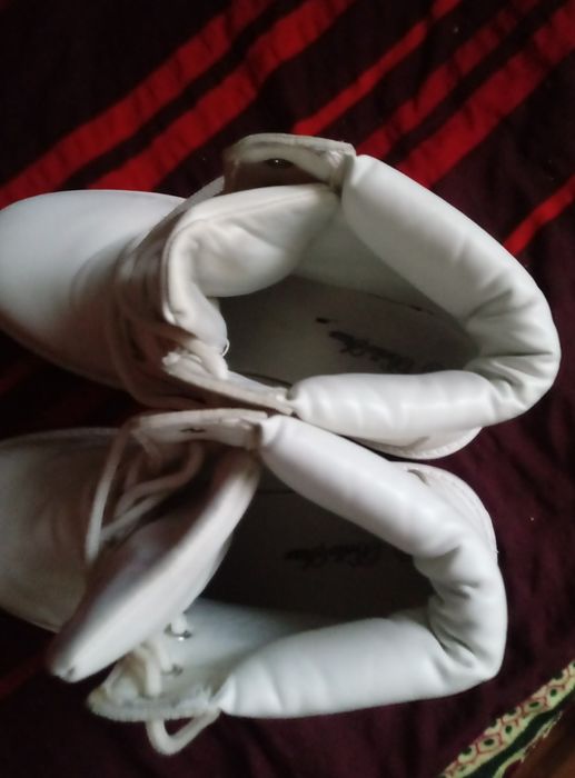 Ghete dama ca si noi pret 40lei negociabil