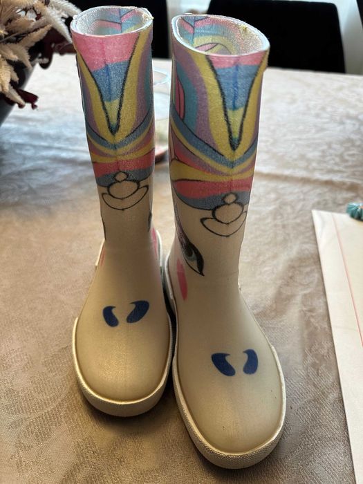 ghete fete  ploaie cu unicorn