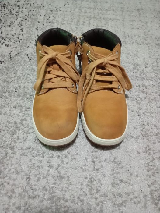 Ghetuțe Timberland pentru copii mici