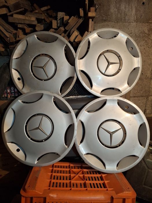 Продавам Оригинални тасове за Мерцедес 15 цола