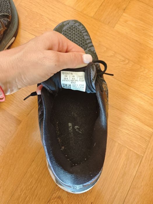 Дамски маратонки ASICS, размер 37