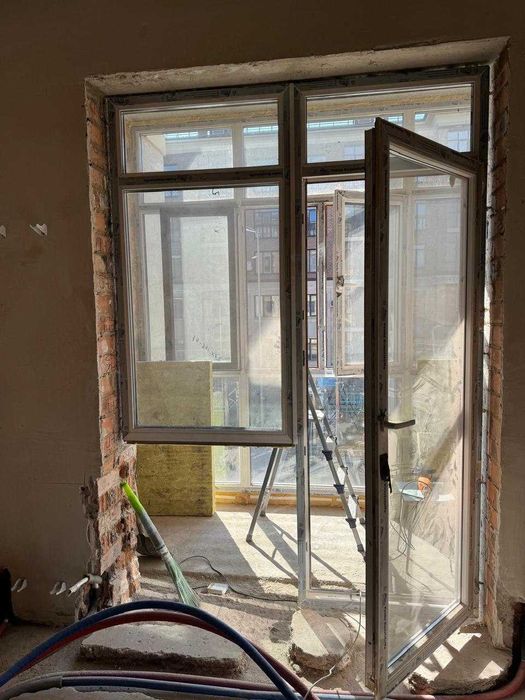 Продаётся оконно -дверной блок