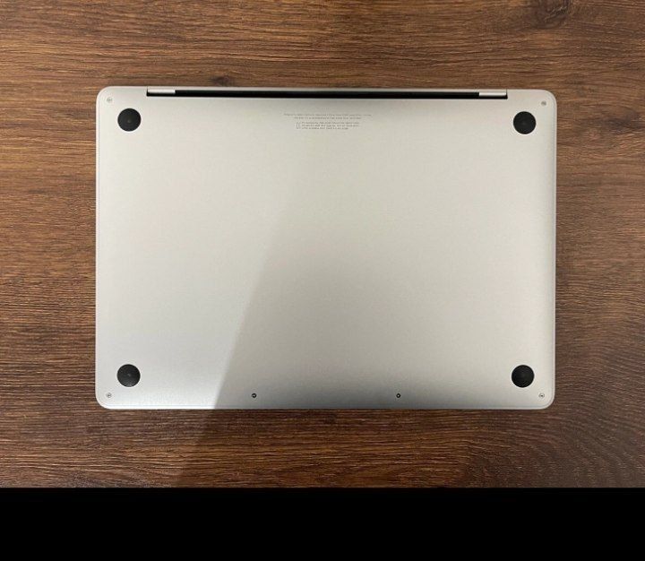 Macbook pro silver M2 13 dyum 8GB ram, 256GB ssd.100% bateryka, 3 sikl