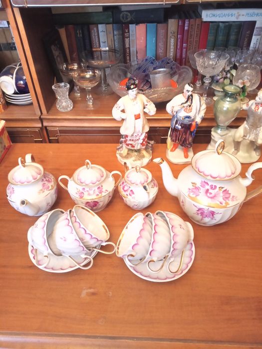 Продам сервиз чайный