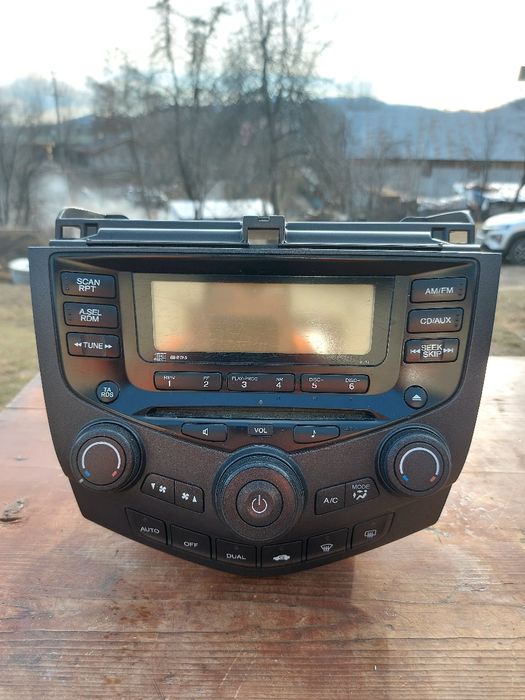 Vând  Radio Honda Accord