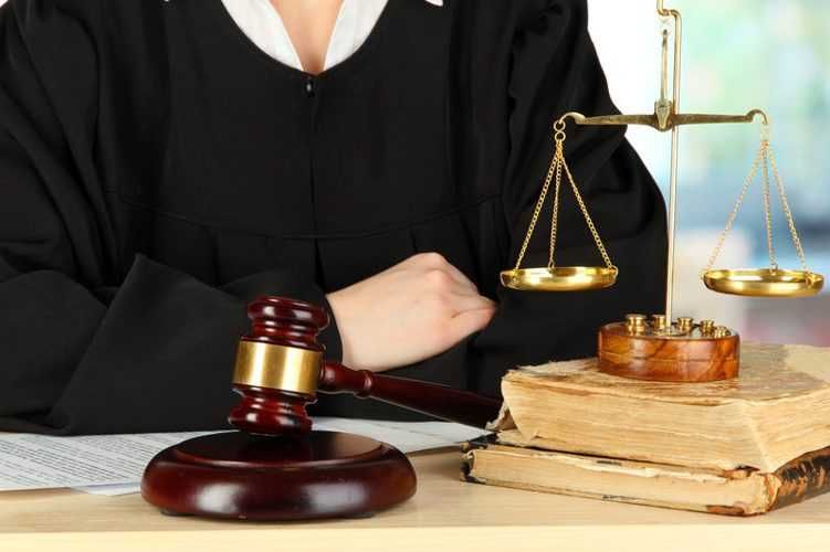 Адвокат с опытом более 30 лет, экс-судья.
