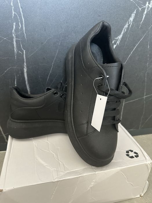 Adidași sport , noi