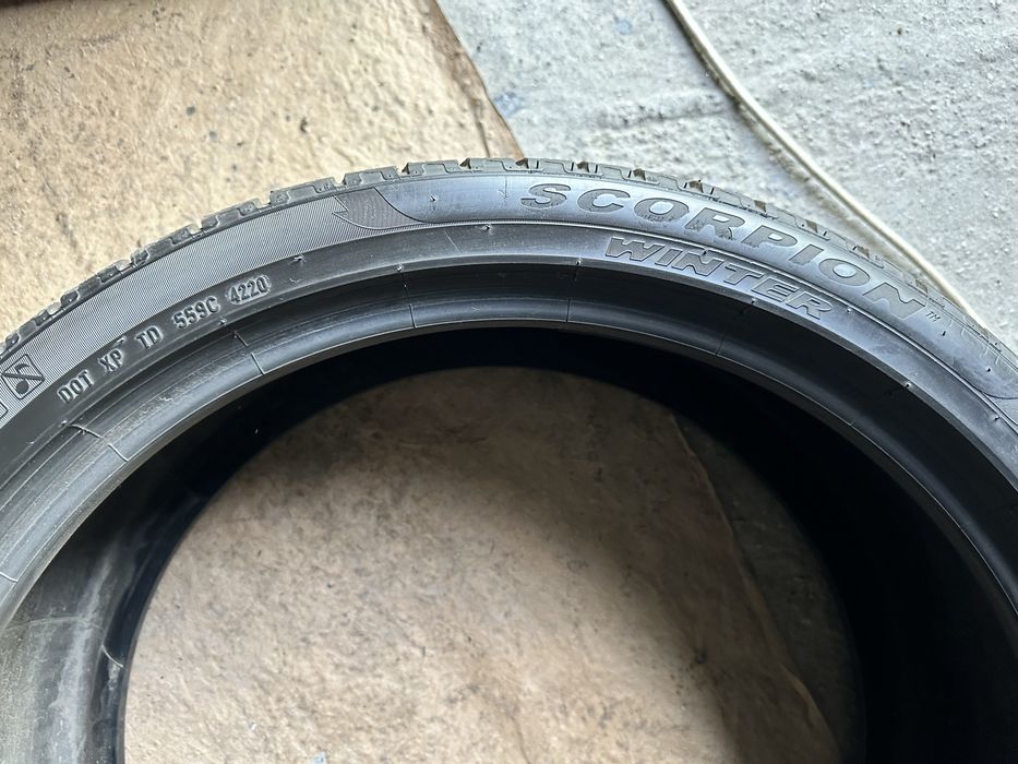 285/35 R22 Pirelli Scorpion Winter DOT 20-21